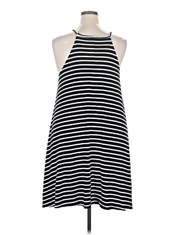 Old Navy Casual Dress (view 2)