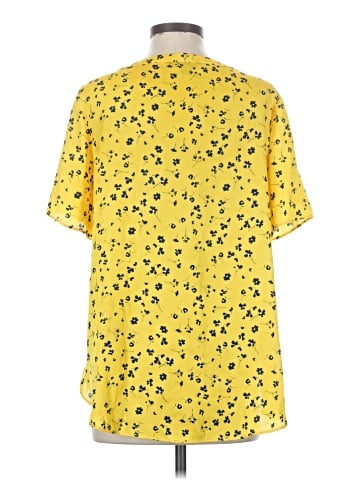 Banana Republic Short Sleeve T-Shirt (view 2)