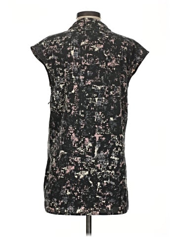 Liz Lange Maternity Sleeveless T-Shirt (view 2)