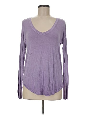 American Eagle Outfitters Long Sleeve T-Shirt (view 1)