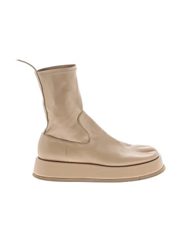 GIA/RHW Boots (view 1)