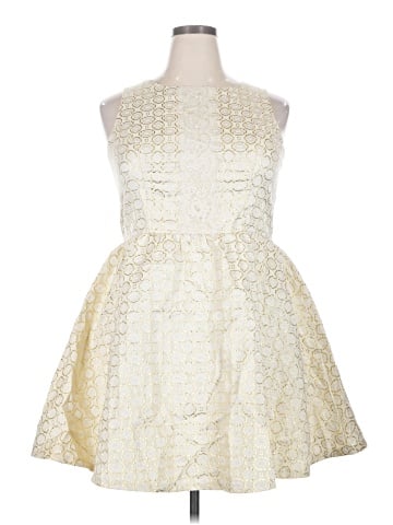Xhilaration Cocktail Dress (view 1)