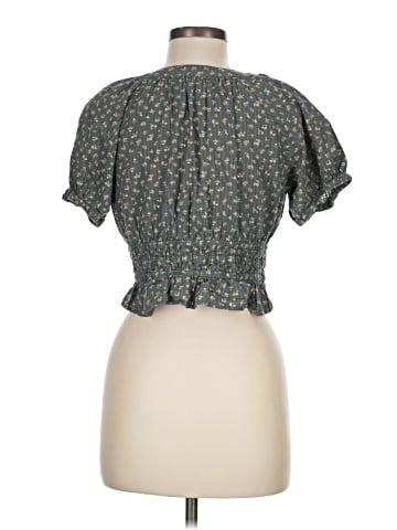 Madewell Poplin Puff-Sleeve Smocked Crop Top in Bitsy Bouquet (view 2)