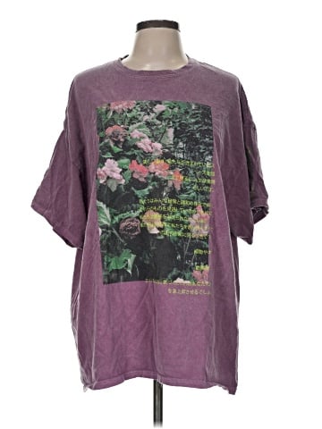 Urban Outfitters Short Sleeve T-Shirt (view 1)