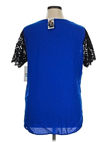 Karen Kane Short Sleeve Top (view 2)