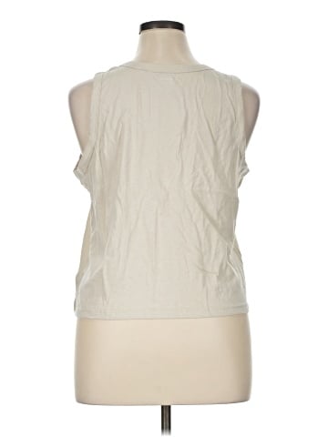 Old Navy Sleeveless T-Shirt (view 2)