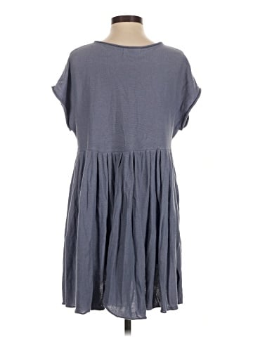 Urban Outfitters Casual Dress (view 2)