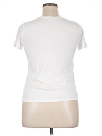 Uniqlo Short Sleeve T-Shirt (view 2)