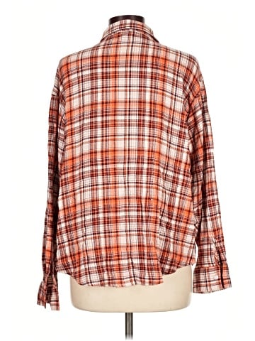 Maurices Long Sleeve Button-Down Shirt (view 2)