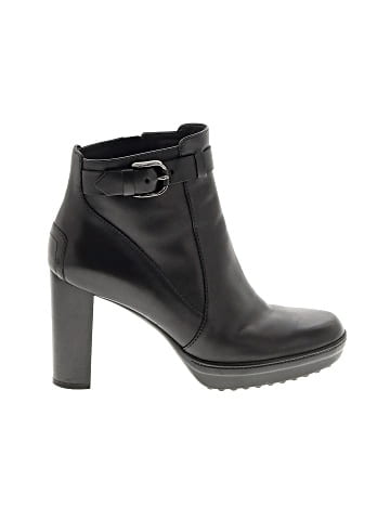 Tod's Ankle Boots (view 1)