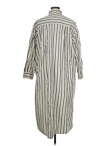 Old Navy Casual Dress (view 2)