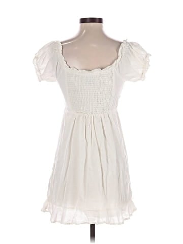 Urban Outfitters Casual Dress (view 2)