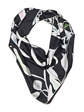 Chanel Scarf (view 1)