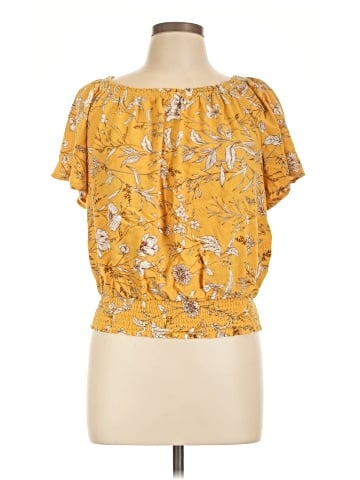 Cupcakes & Cashmere Short Sleeve Blouse (view 1)