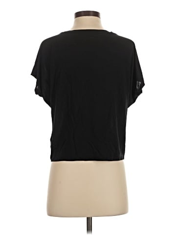 Uniqlo Short Sleeve T-Shirt (view 2)