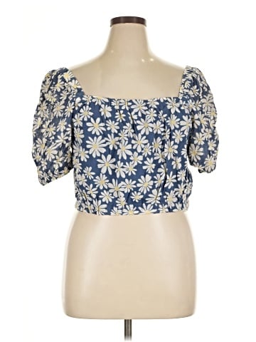 American Eagle Outfitters Short Sleeve Blouse (view 1)