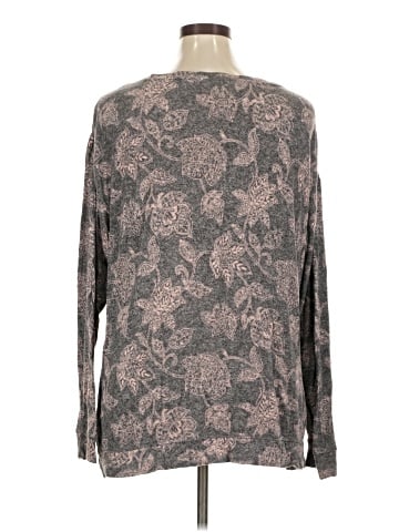 Liz Claiborne Long Sleeve T-Shirt (view 2)