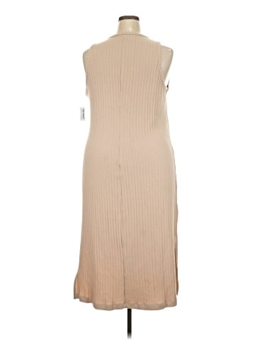 Old Navy Casual Dress (view 2)