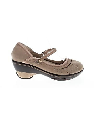 Jambu Wedges (view 1)