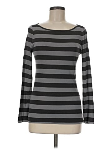 Old Navy Long Sleeve T-Shirt (view 1)