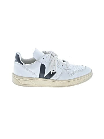 VEJA Sneakers (view 1)