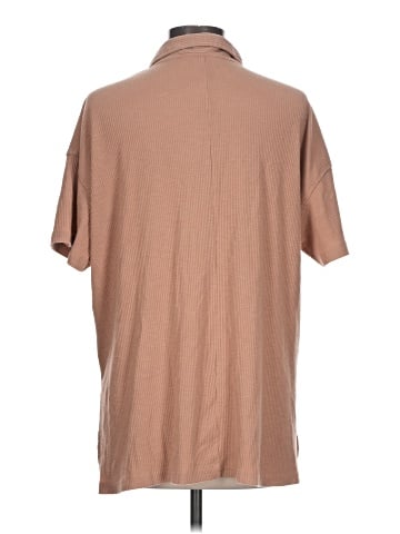 Jane and Delancey Short Sleeve Top (view 2)