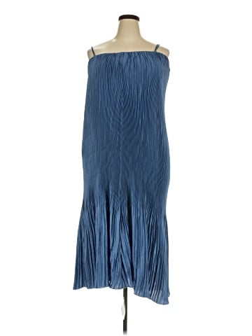 Abercrombie & Fitch Cocktail Dress (view 1)