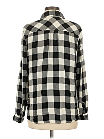 Universal Thread Long Sleeve Button-Down Shirt (view 2)