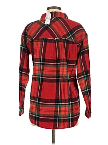 Maurices Long Sleeve Button-Down Shirt (view 2)