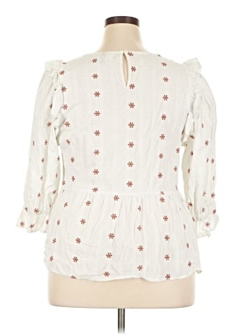 Universal Thread 3/4 Sleeve Blouse (view 2)