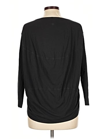 Lululemon Athletica 3/4 Sleeve T-Shirt (view 2)