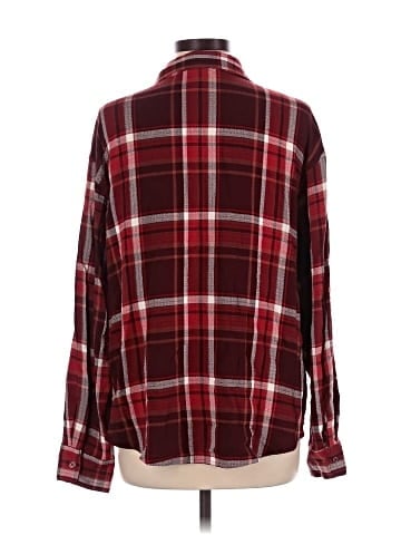 Maurices Long Sleeve Button-Down Shirt (view 2)