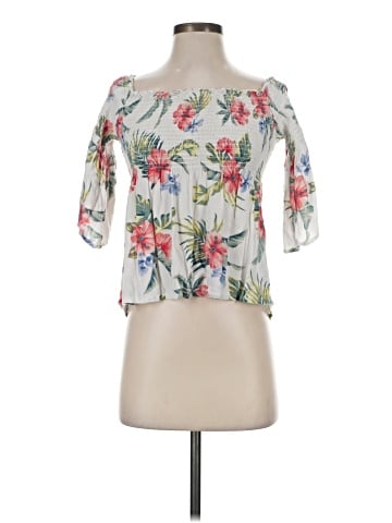 Hollister 3/4 Sleeve Blouse (view 1)