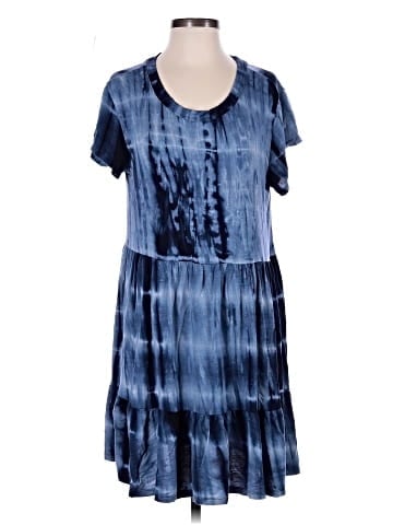 Crown & Ivy Casual Dress (view 1)