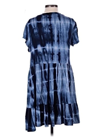 Crown & Ivy Casual Dress (view 2)