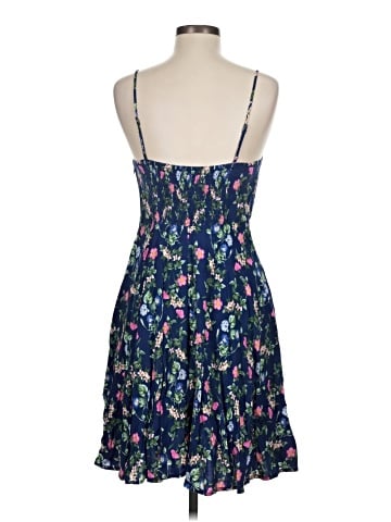 Old Navy Casual Dress (view 2)