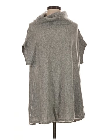Vince. Poncho (view 1)