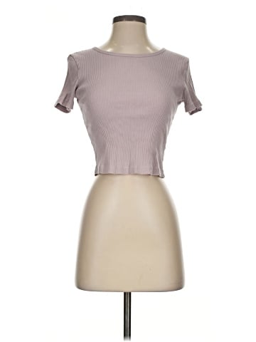 Uniqlo Short Sleeve T-Shirt (view 1)