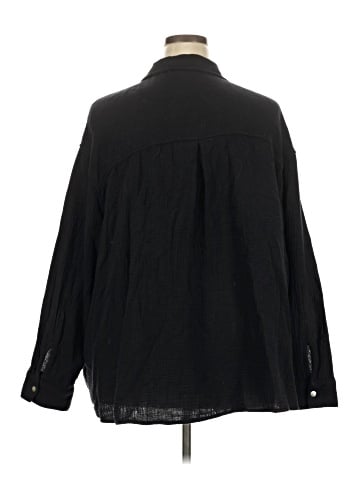Maurices Long Sleeve Button-Down Shirt (view 2)