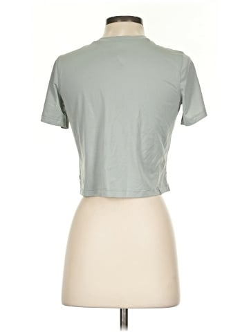 Lululemon Athletica Short Sleeve Turtleneck (view 2)