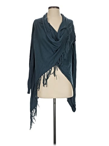 Lovestitch Poncho (view 1)