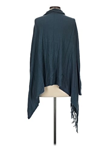 Lovestitch Poncho (view 2)