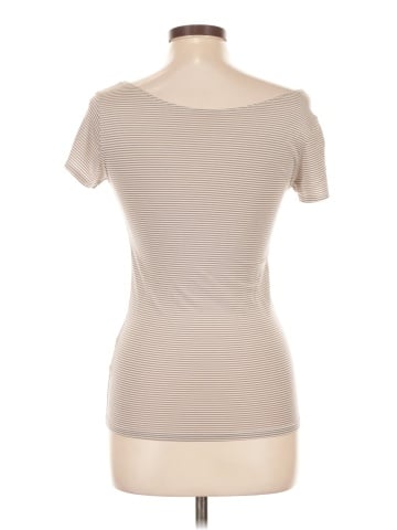 Uniqlo Short Sleeve T-Shirt (view 2)