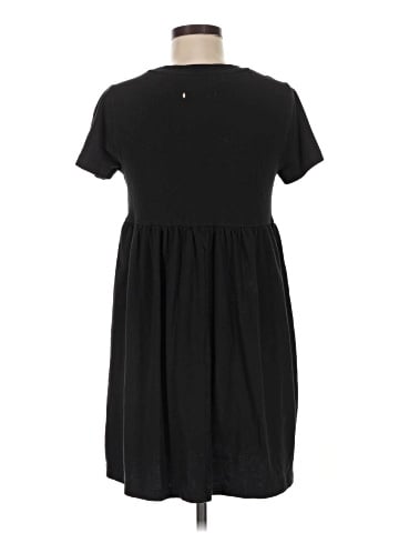 Urban Outfitters Casual Dress (view 2)