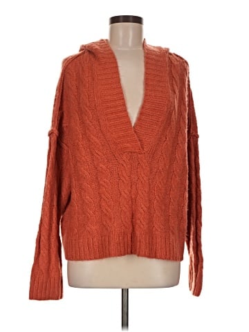 American Eagle Outfitters Pullover Sweater (view 1)