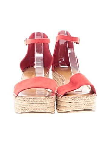 Kelly & Katie Wedges (view 2)