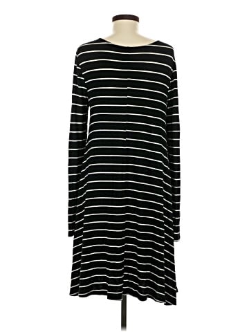 Old Navy Casual Dress (view 2)