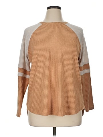 American Eagle Outfitters Pullover Sweater (view 1)