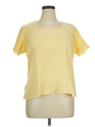 D&Co. Short Sleeve Top (view 1)