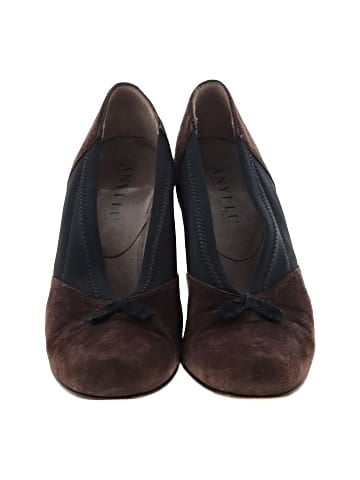 Anyi Lu Heels (view 2)
